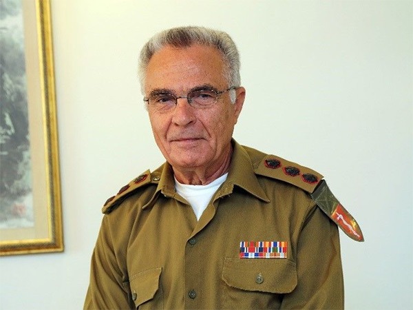 דר מיכי זייפה
