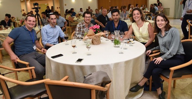 10 מיליון סיבות לחגוג